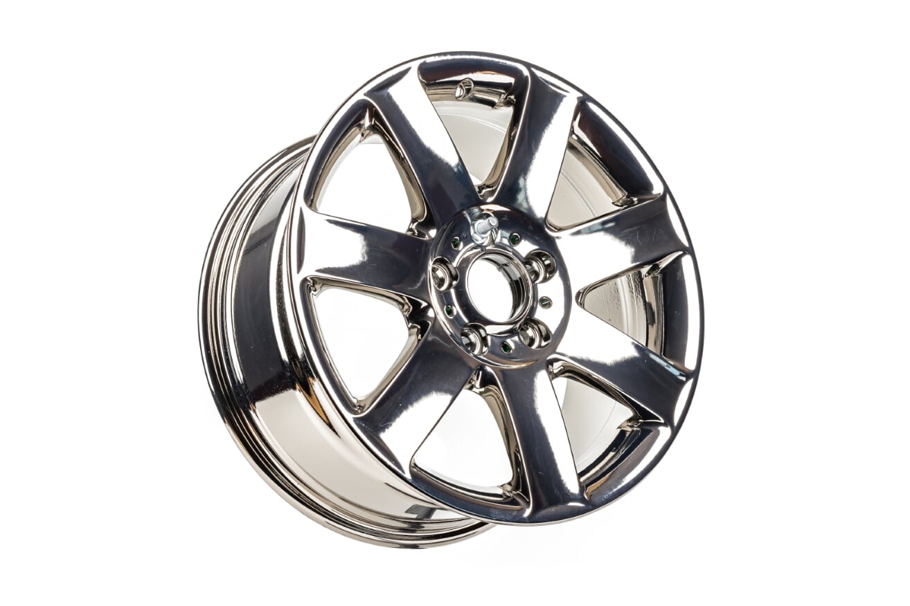 Felge mit chromähnlicher Oberfläche Felge mit chromähnlicher Oberfläche